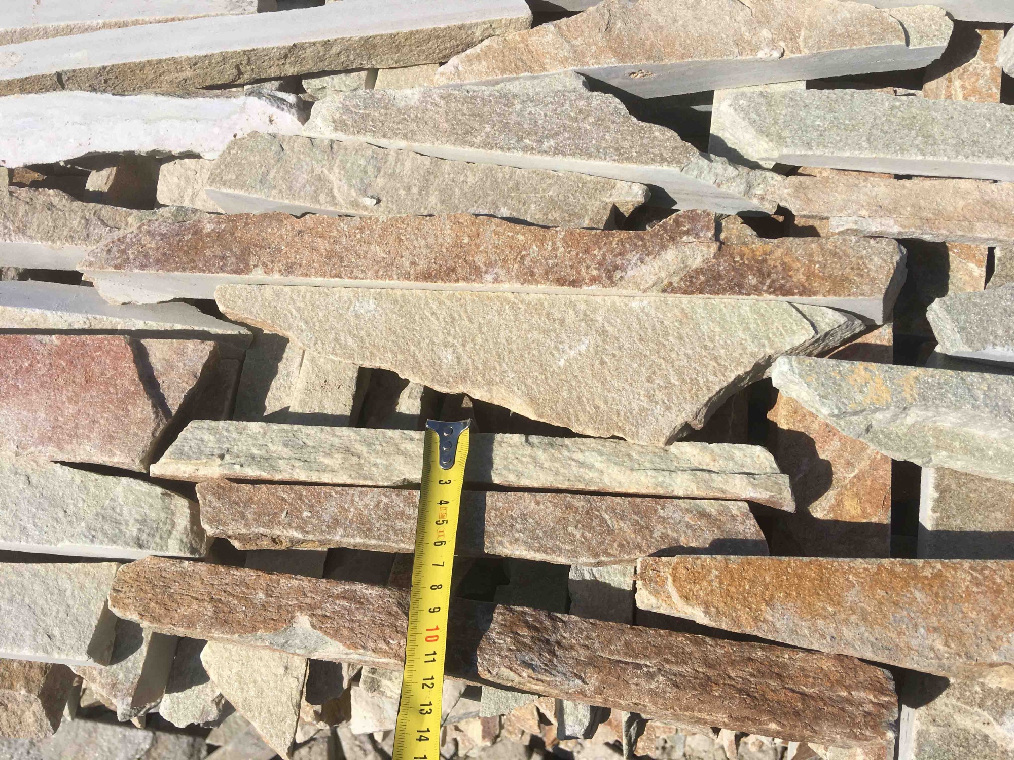 Горбушка златолит золотистый для облицовки купить в Бугульме