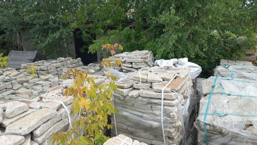 Плитняк галтованный гранитный для ландшафтного дизайна купить в Бугульме