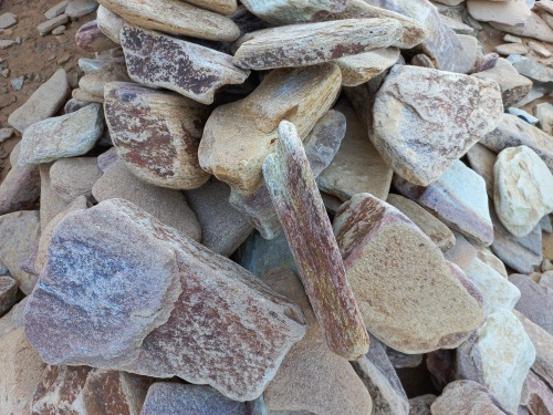 Златолит жёлтый, жёлто-зелёный глыбки и валуны для ланшафтного дизайна купить в Бугульме