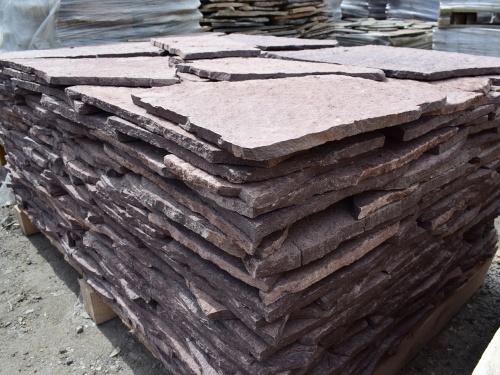 Плитняк лемезит бордовый для облицовки цоколя 20-25 мм  купить в Бугульме