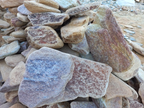 Златолит жёлтый, жёлто-зелёный глыбки и валуны для ланшафтного дизайна купить в Бугульме