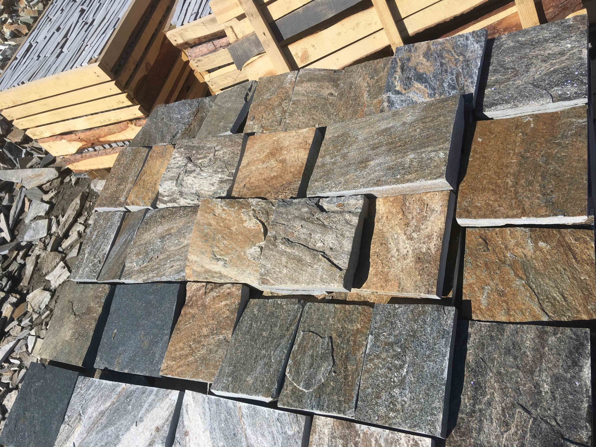 Плитка пилёная златолит Уральский для фасада купить в Бугульме