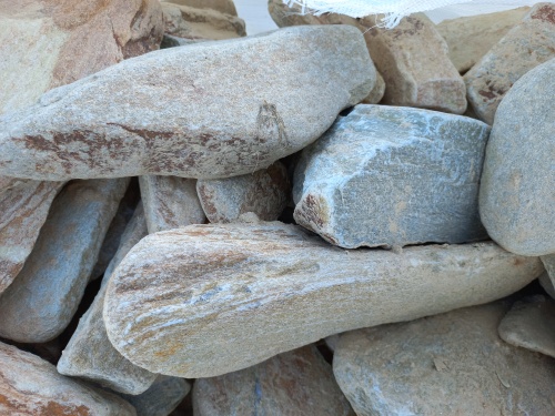 Златолит жёлтый, жёлто-зелёный глыбки и валуны для ланшафтного дизайна купить в Бугульме