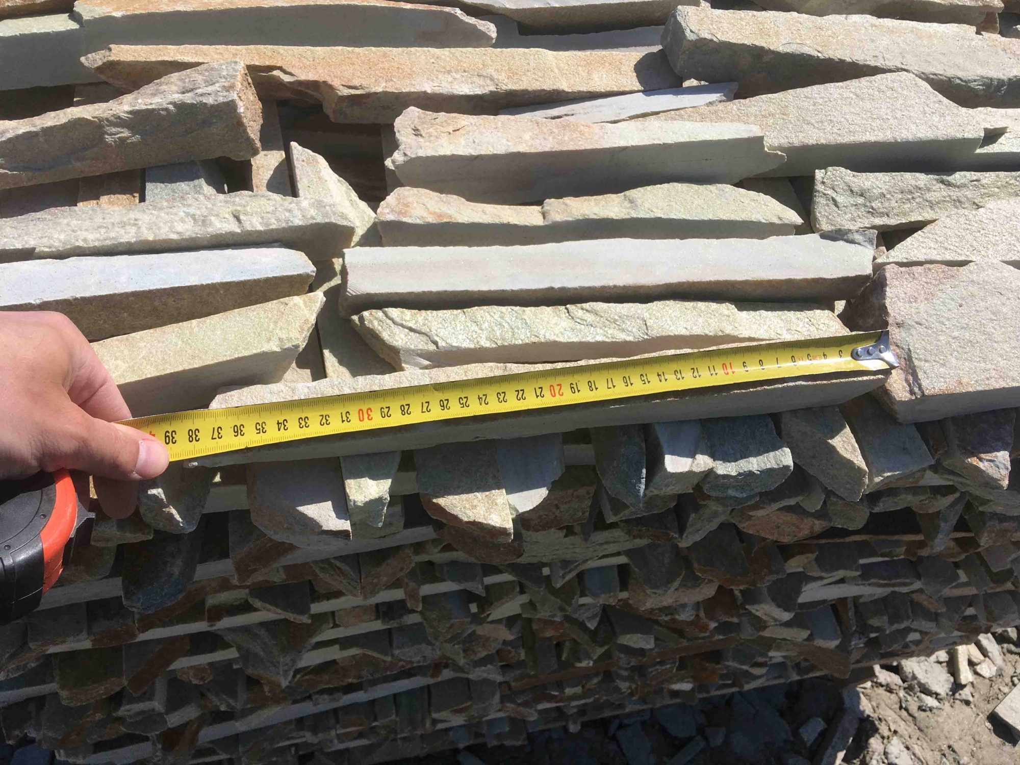 Горбушка златолит золотистый для облицовки купить в Бугульме