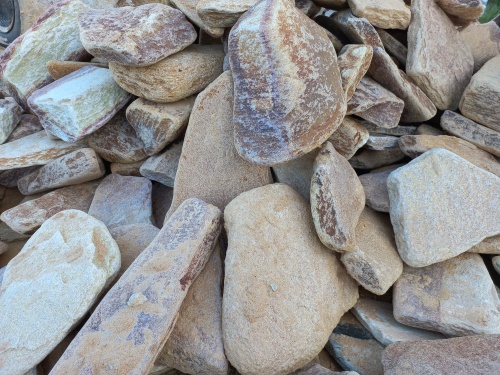 Златолит жёлтый, жёлто-зелёный глыбки и валуны для ланшафтного дизайна купить в Бугульме