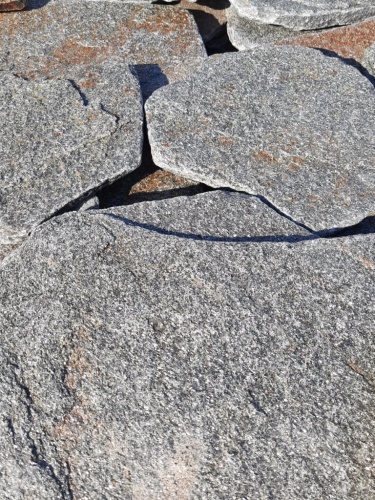 Златолит серебристый галтованный для лестниц купить в Бугульме