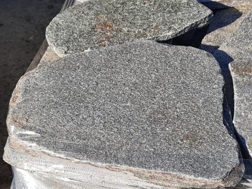 Златолит серебристый галтованный для лестниц купить в Бугульме