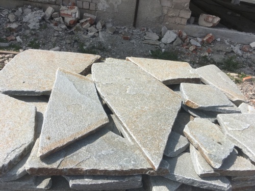 Златолит серебристый галтованный для лестниц купить в Бугульме